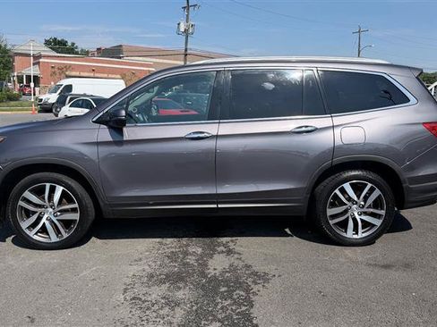 Used 2017 Honda Pilot Touring image 3