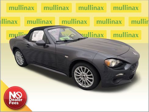 Used 2018 FIAT 124 Spider Classica RWD image 1