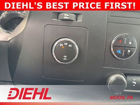 Used 2011 Chevrolet Silverado 2500 LT w/ Interior Plus Package AWD/4WD image 30