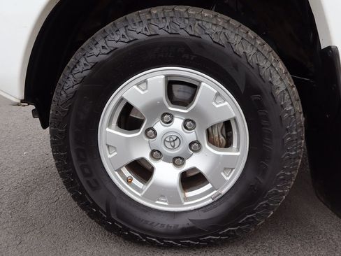 Used 2013 Toyota Tacoma 4x4 Double Cab w/ SR5 Pkg image 41