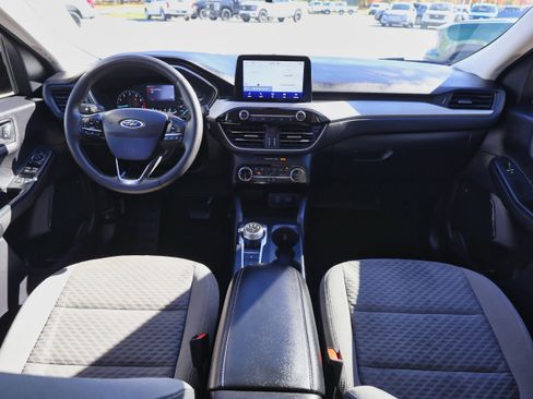 Used 2022 Ford Escape SE w/ SE Sport Appearance Package image 11