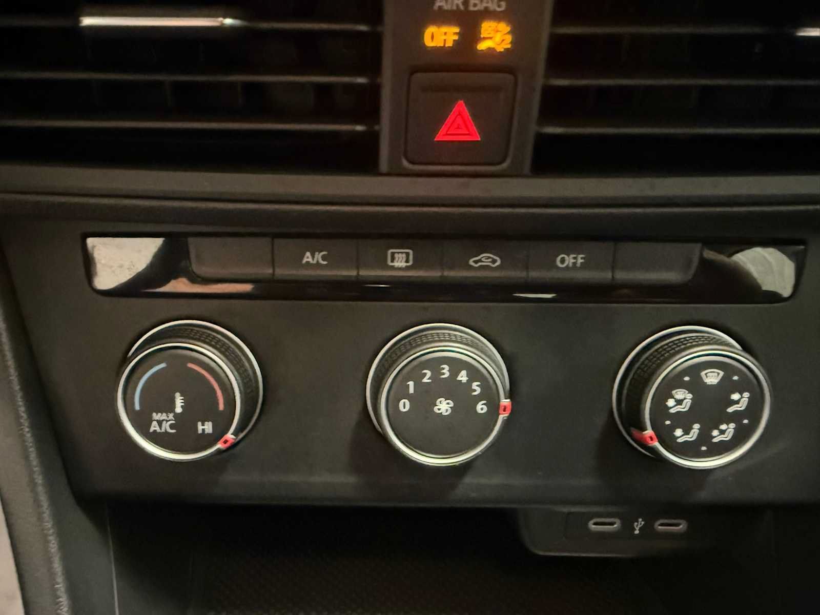 Certified 2023 Volkswagen Jetta S FWD image 34