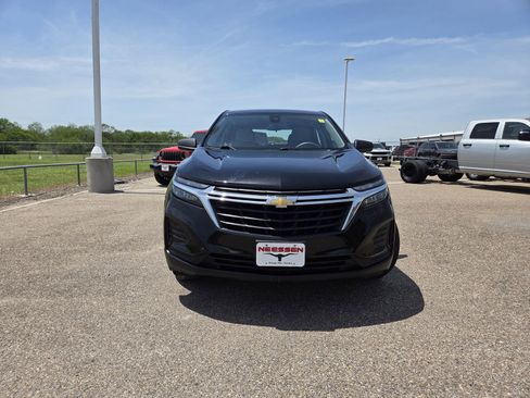 Used 2024 Chevrolet Equinox LS FWD image 2