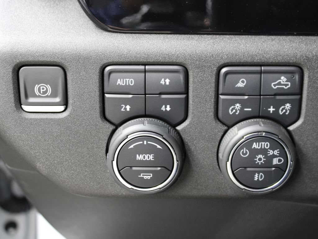 Used 2023 Chevrolet Silverado 1500 LTZ AWD/4WD image 59
