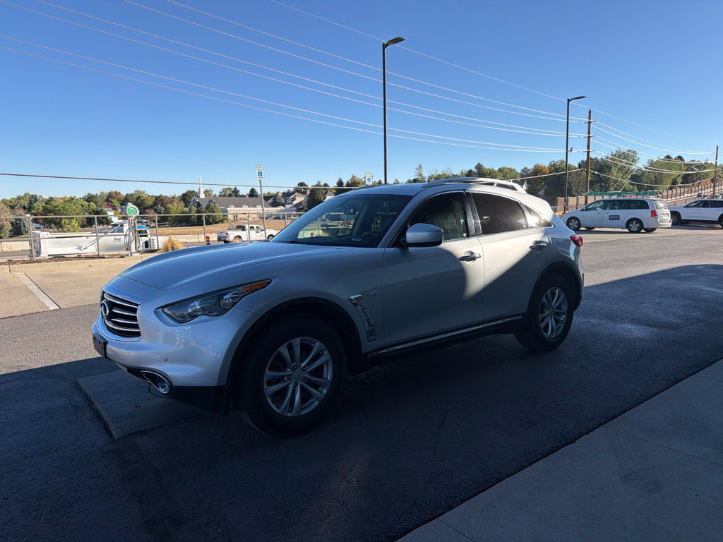Used 2015 INFINITI QX70 AWD w/ Premium Package image 3