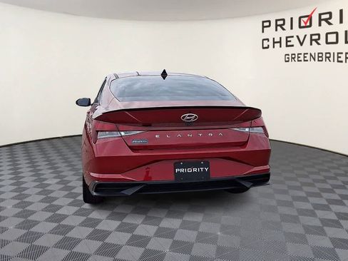 Used 2023 Hyundai Elantra SEL w/ Convenience Package FWD image 7