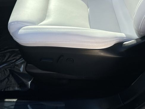 Used 2020 Tesla Model X Long Range image 16