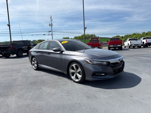 Used 2018 Honda Accord Touring image 1