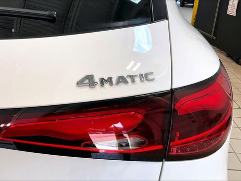 Used 2023 Mercedes-Benz GLC 300 4MATIC image 10