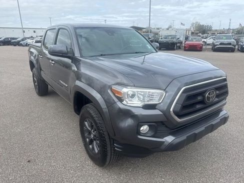 Used 2022 Toyota Tacoma SR5 w/ SR5 Appearance Package (SM) image 7