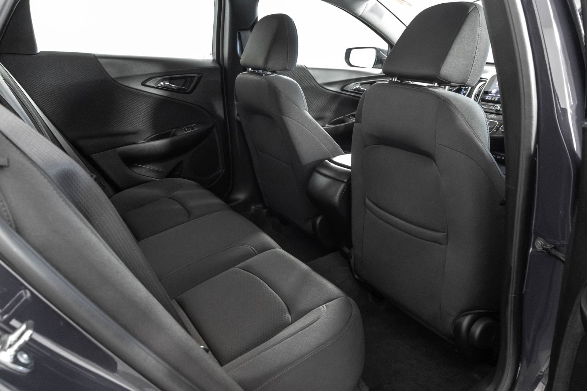 Used 2025 Chevrolet Malibu RS FWD image 38