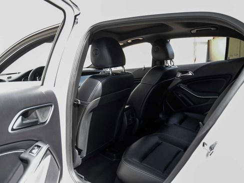 Used 2018 Mercedes-Benz GLA 250 image 37