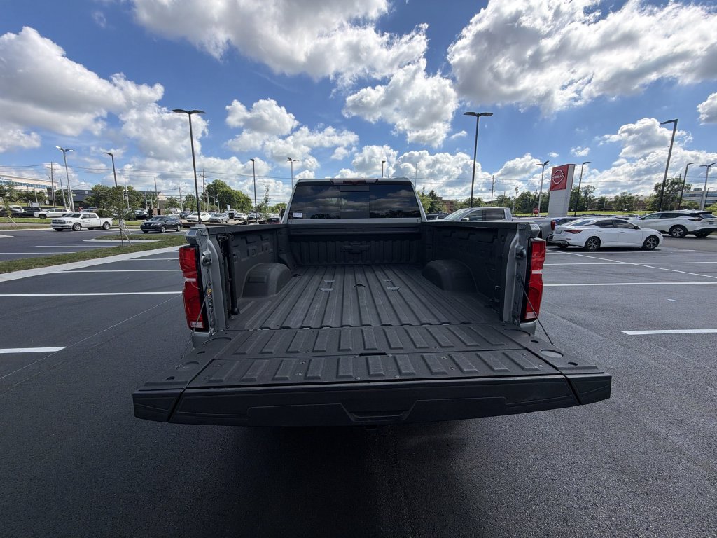 Used 2025 Chevrolet Silverado 2500 LTZ w/ LTZ Plus Package AWD/4WD image 22