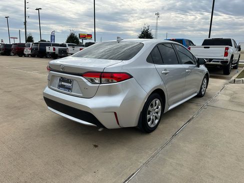 Used 2022 Toyota Corolla LE image 5