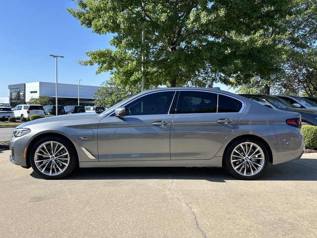 Certified 2023 BMW 530e xDrive w/ Premium Package AWD/4WD image 2