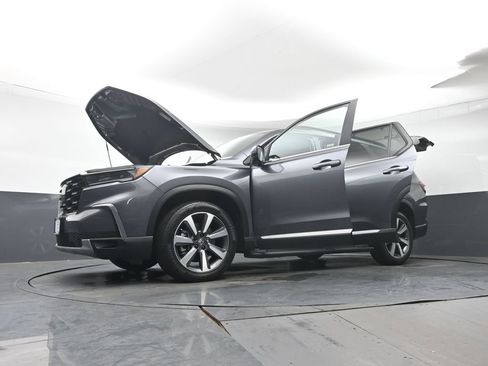 Used 2023 Honda Pilot Touring image 48