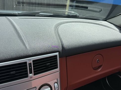Used 2008 Chrysler Crossfire Limited RWD image 13
