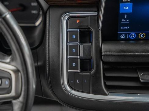 Used 2021 Chevrolet Tahoe LT w/ LT Signature Package image 27