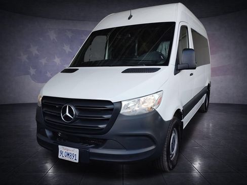 Used 2024 Mercedes-Benz Sprinter 2500 image 34