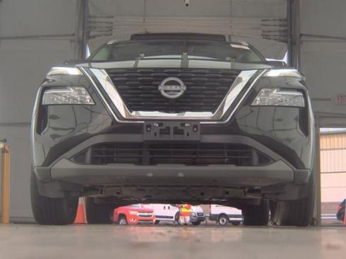 Used 2023 Nissan Rogue SV w/ SV Premium Package image 3