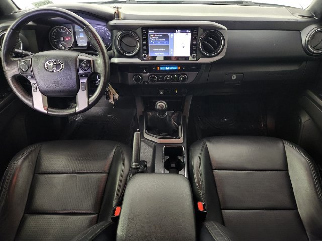 Used 2022 Toyota Tacoma TRD Off-Road w/ TRD Premium Off Road Package AWD/4WD image 17