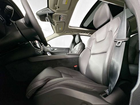 Certified 2025 Volvo XC60 T8 Ultra w/ Protection Package Premier image 16