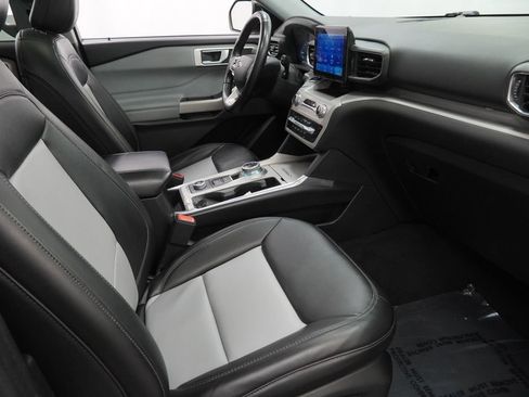 Used 2022 Ford Explorer XLT w/ Equipment Group 202A image 52