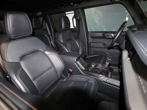 Used 2025 Ford Bronco Outer Banks image 23