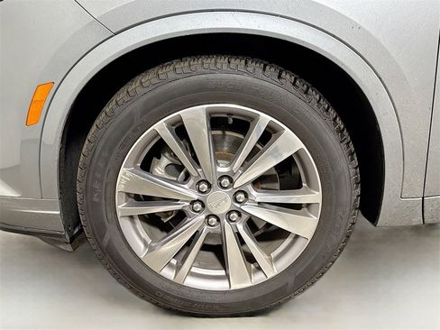 Used 2023 Cadillac XT6 Premium Luxury image 32