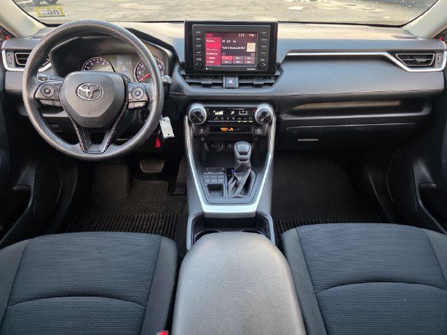 Used 2021 Toyota RAV4 LE AWD/4WD image 21