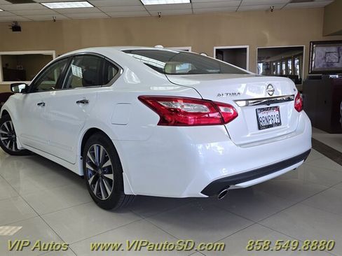 Used 2017 Nissan Altima 2.5 SV FWD image 3