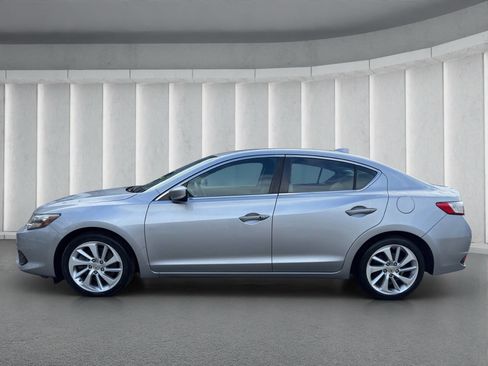 Used 2018 Acura ILX image 2