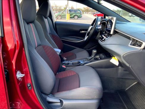 Used 2025 Toyota Corolla SE w/ SE Premium Package image 9