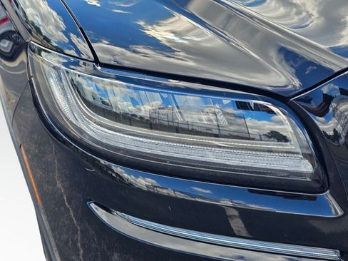Used 2022 Lincoln Nautilus AWD w/ Premium Package image 4