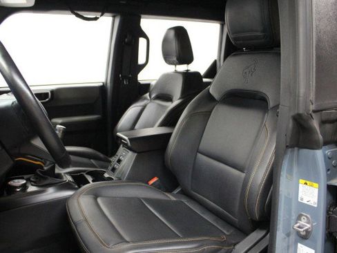Used 2022 Ford Bronco Badlands image 8