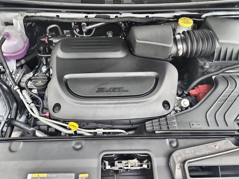 New 2027 Chrysler Pacifica Select AWD/4WD image 34