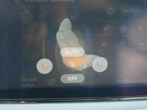 Used 2023 Nissan Ariya PLATINUM+ image 28