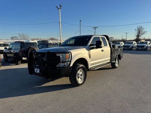 Used 2022 Ford F250 XL w/ Power Equipment Group image 1
