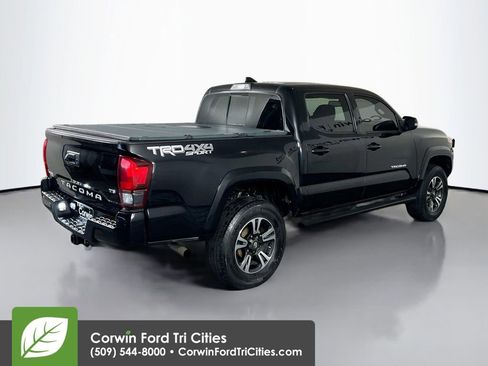 Used 2018 Toyota Tacoma 4x4 Double Cab image 14