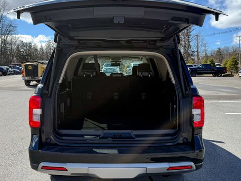 Used 2024 Ford Expedition Max XLT image 14