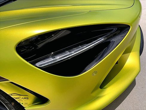 Used 2026 McLaren 750S Spider RWD image 20