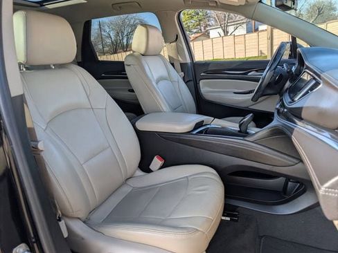 Used 2019 Buick Enclave Essence image 24