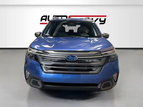 Used 2025 Subaru Forester Limited w/ Popular Package AWD/4WD image 2