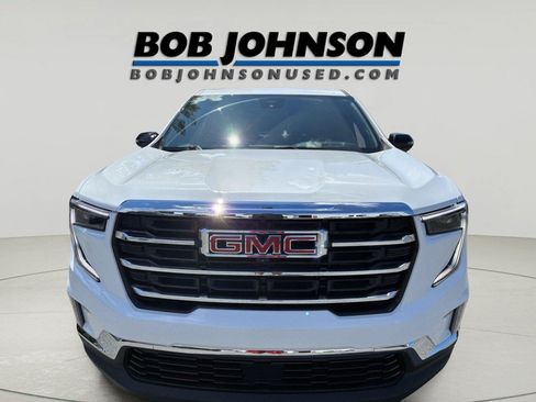 Used 2025 GMC Acadia Elevation w/ Elevation Premium Package AWD/4WD image 2