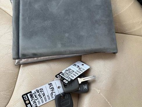 Used 2002 Volvo V70 AWD image 18