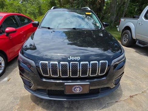 Used 2019 Jeep Cherokee Latitude Plus w/ Comfort/Convenience Group FWD image 9