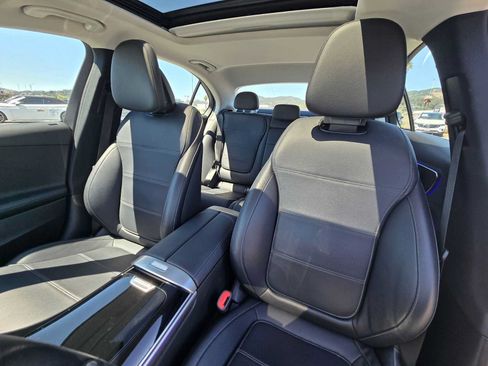 Used 2023 Mercedes-Benz C 300 Sedan image 21