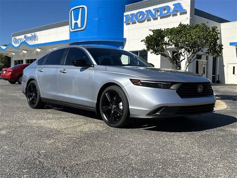 Used 2024 Honda Accord Sport image 2