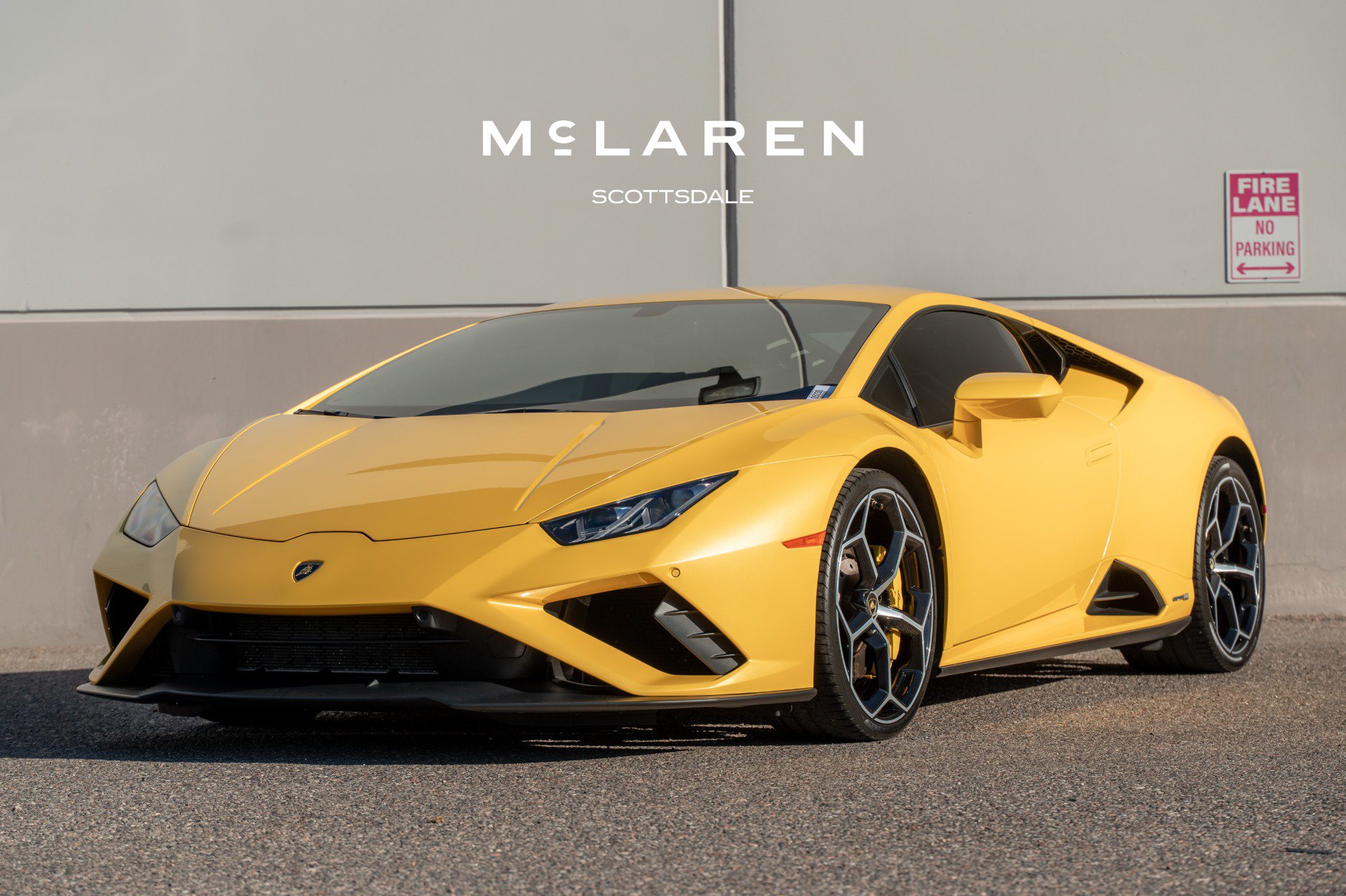 Used 2021 Lamborghini Huracan EVO RWD image 3