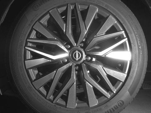 Used 2025 Nissan Altima 2.5 SV image 14